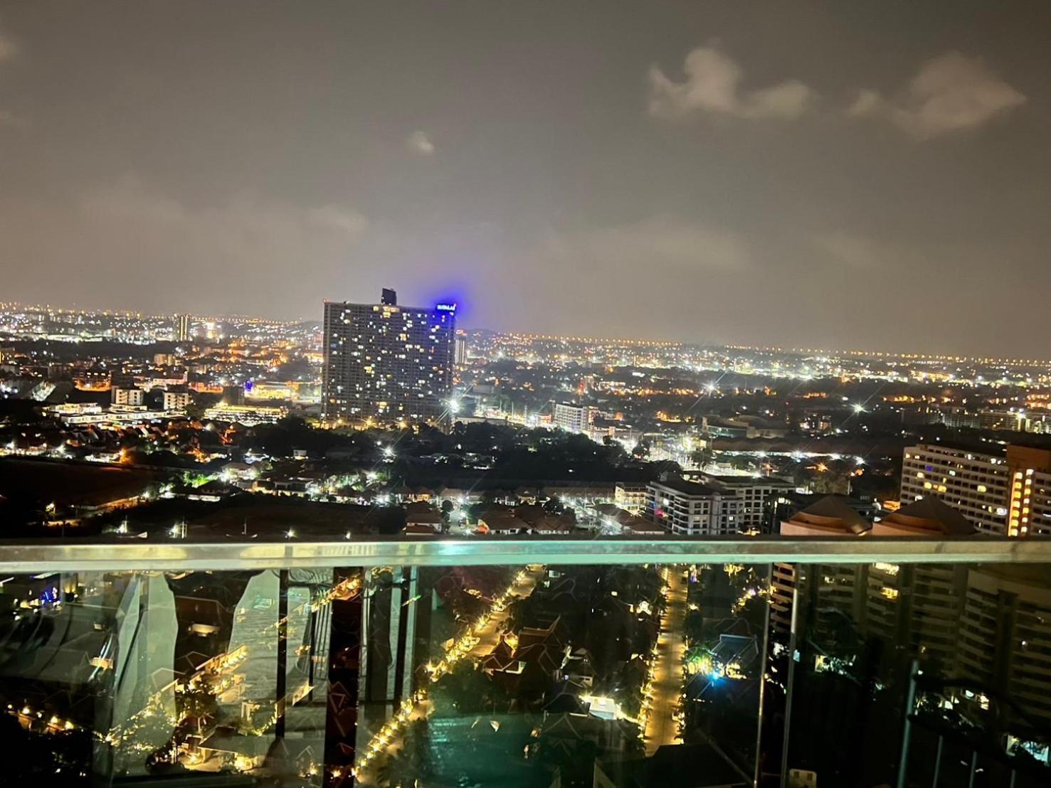 Aparthotel Grande Cariibbean Pattaya By Thita Esterno foto