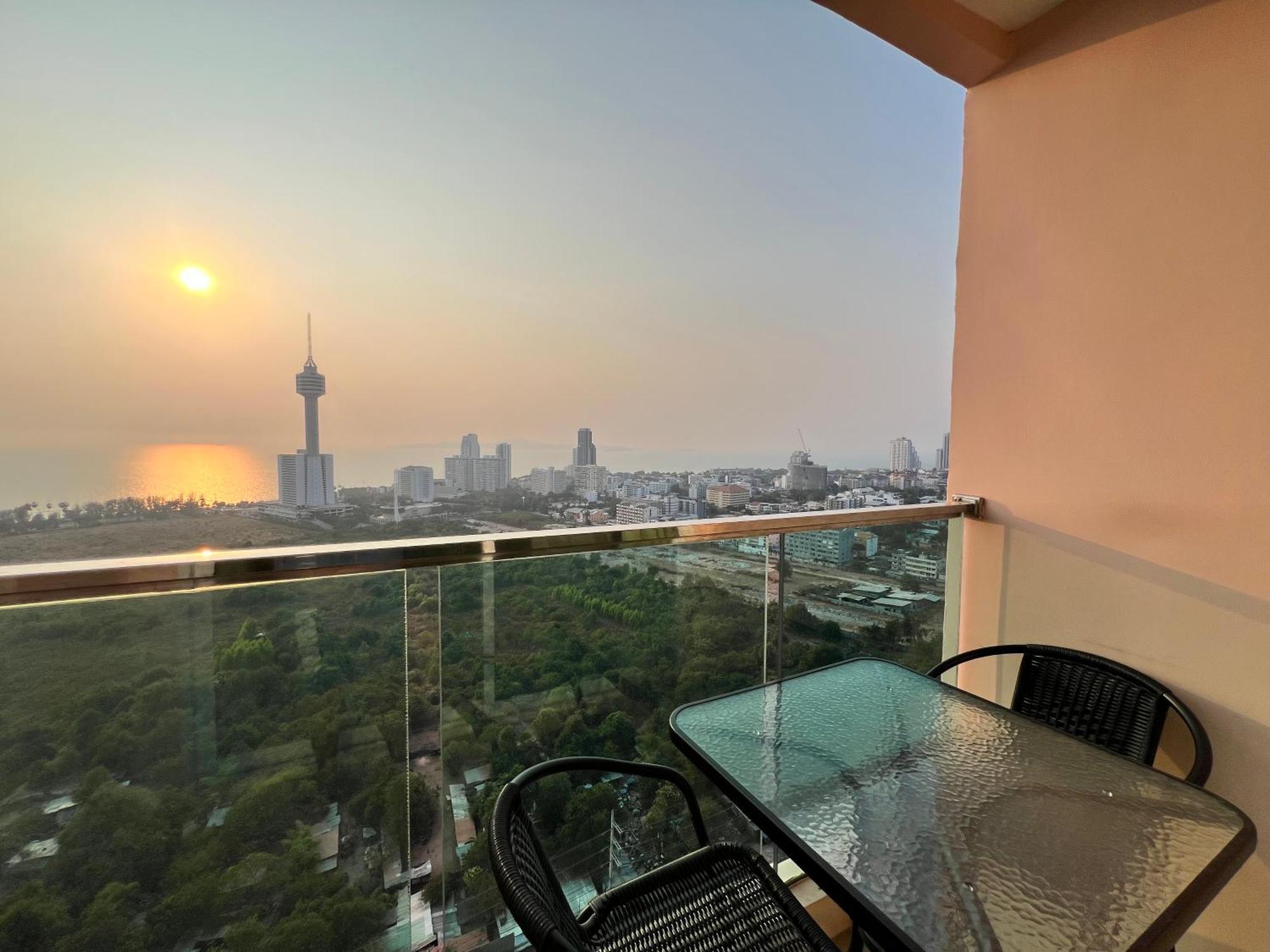 Aparthotel Grande Cariibbean Pattaya By Thita Esterno foto